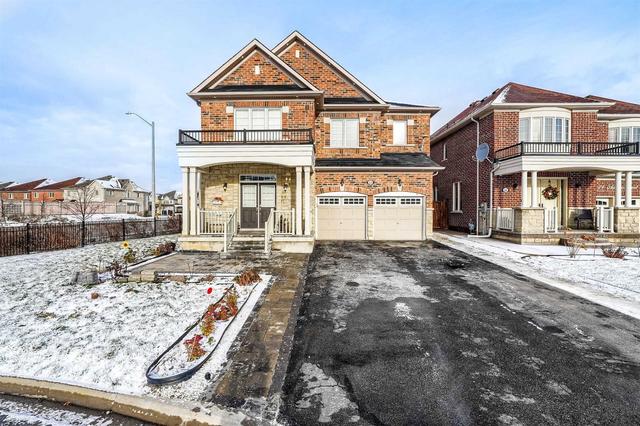22 Adeline Crt, House detached with 4 bedrooms, 4 bathrooms and 6 parking in Brampton ON | Image 1