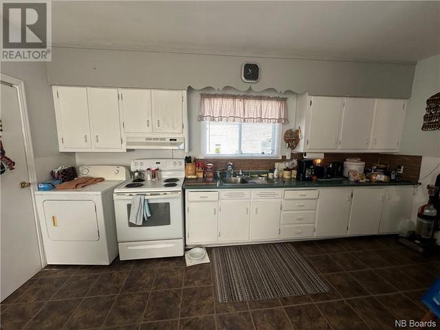 18 Warren Avenue, House detached with 3 bedrooms, 2 bathrooms and null parking in Miramichi NB | Image 7