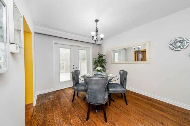 16 Mooregate Ave, House detached with 3 bedrooms, 1 bathrooms and 4 parking in Toronto ON | Image 31