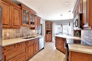 3 - 2104 Marine Dr, Townhouse with 3 bedrooms, 4 bathrooms and 3 parking in Oakville ON | Image 9