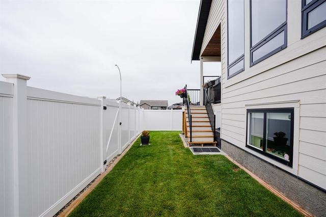 648 Sixmile Crescent S, House detached with 5 bedrooms, 3 bathrooms and 6 parking in Lethbridge AB | Image 34