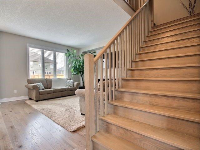 81 Garbutt Cres, House detached with 3 bedrooms, 3 bathrooms and 2 parking in Collingwood ON | Image 6