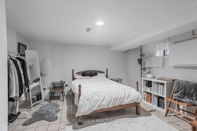1024 Dovercourt Rd, House semidetached with 3 bedrooms, 3 bathrooms and 0 parking in Toronto ON | Image 28