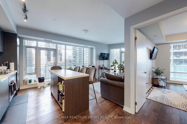 2411 - 21 Widmer St, Condo with 2 bedrooms, 2 bathrooms and 1 parking in Toronto ON | Image 23