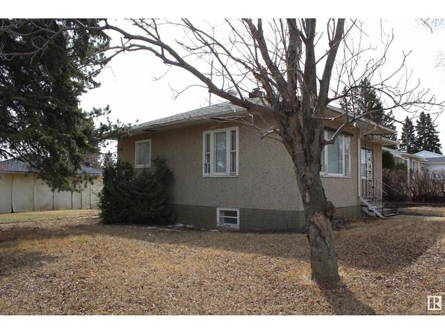 4337 50 St, House detached with 3 bedrooms, 1 bathrooms and null parking in Vegreville AB | Image 2