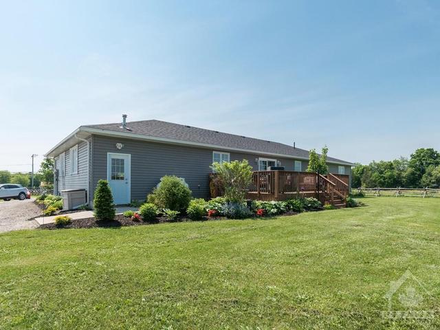 574 Highway 15 S Highway, House detached with 3 bedrooms, 2 bathrooms and 10 parking in Rideau Lakes ON | Image 20