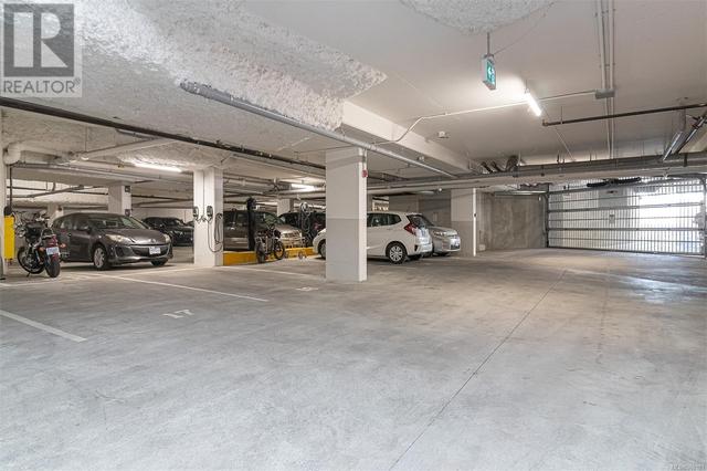 Parking garage with EV charging | Image 20