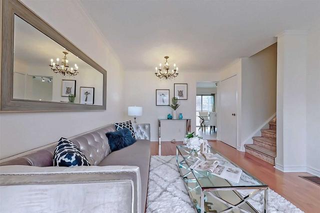 333 Hollyberry Tr, House semidetached with 4 bedrooms, 2 bathrooms and 3 parking in Toronto ON | Image 36