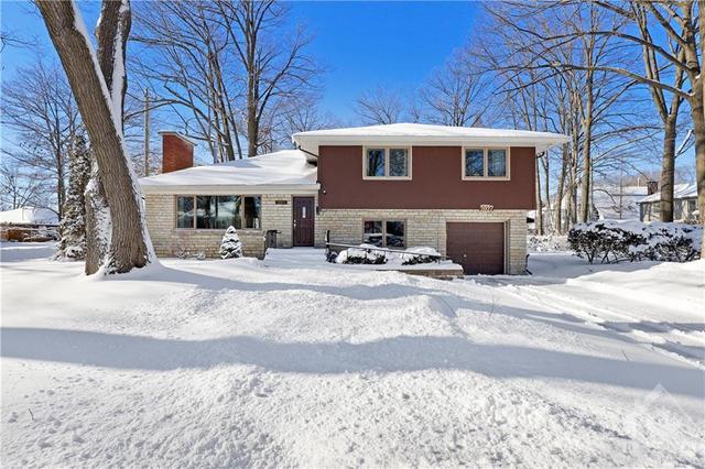 2027 Woodcrest Road, House detached with 4 bedrooms, 2 bathrooms and 4 parking in Ottawa ON | Image 2