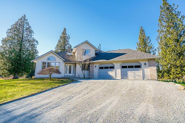 8553 252 Street, House detached with 3 bedrooms, 3 bathrooms and 10 parking in Langley BC | Image 2