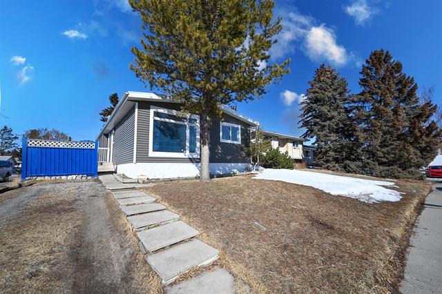 275 Margate Close Ne, House detached with 7 bedrooms, 2 bathrooms and 5 parking in Calgary AB | Image 2