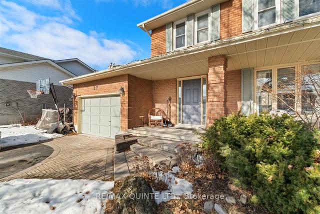 27 Morris Dr, House detached with 3 bedrooms, 4 bathrooms and 5 parking in Belleville ON | Image 29