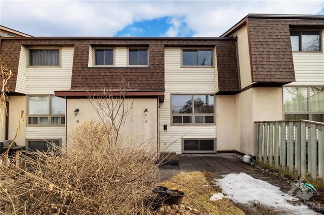 8 - 2640 Draper Avenue, Townhouse with 3 bedrooms, 2 bathrooms and 1 parking in Ottawa ON | Image 2