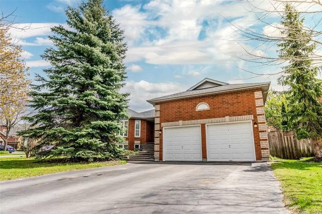 49 Falling Brook Dr, House detached with 3 bedrooms, 3 bathrooms and 6 parking in Barrie ON | Image 1