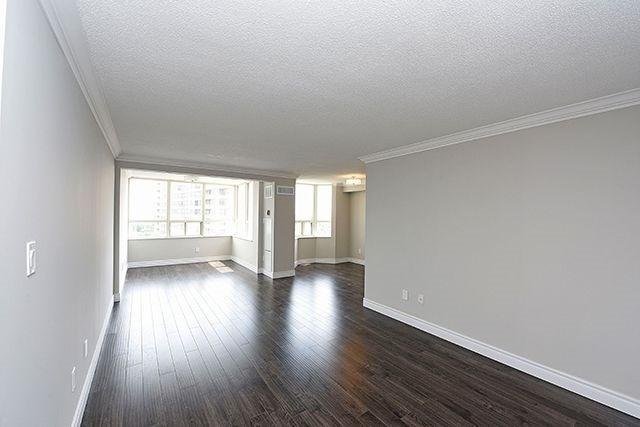 1402 - 30 Malta Ave, Condo with 3 bedrooms, 2 bathrooms and 1 parking in Brampton ON | Image 13