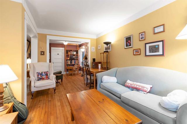 574 Coxwell Ave, House semidetached with 3 bedrooms, 3 bathrooms and 2 parking in Toronto ON | Image 2
