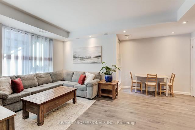 5 - 15 Brin Dr, Townhouse with 3 bedrooms, 2 bathrooms and 1 parking in Toronto ON | Image 4