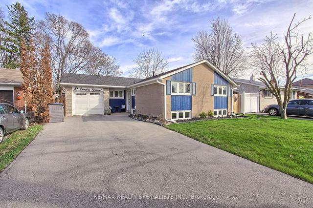 37 Burgby Ave, House detached with 3 bedrooms, 2 bathrooms and 7 parking in Brampton ON | Image 1