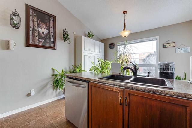 52 Draper Cres, House detached with 3 bedrooms, 3 bathrooms and 3 parking in Barrie ON | Image 10