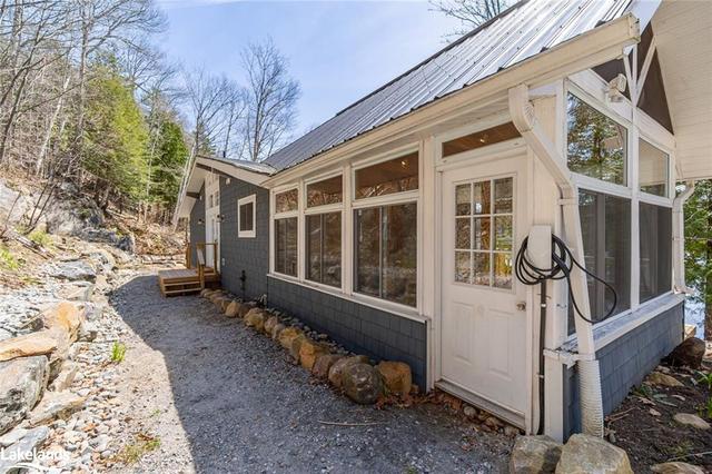 33 - 1119 Skeleton Lake Road 2, House detached with 5 bedrooms, 3 bathrooms and 6 parking in Muskoka Lakes ON | Image 2