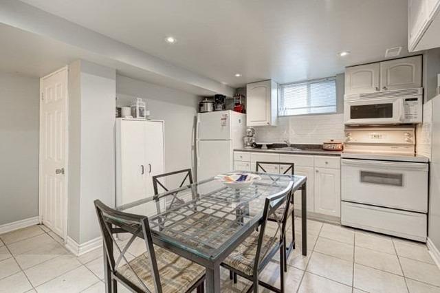 145 Hazelwood Ave, House detached with 3 bedrooms, 2 bathrooms and 3 parking in Toronto ON | Image 11
