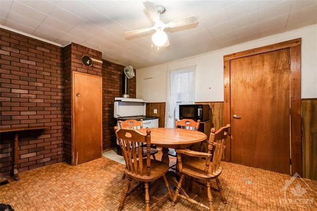 248 Wesley Street, House detached with 2 bedrooms, 1 bathrooms and 2 parking in Mississippi Mills ON | Image 8