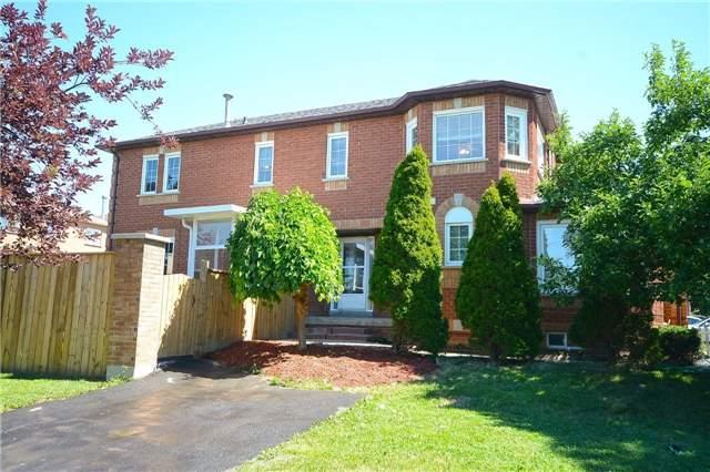 5284 Richborough Dr, House attached with 4 bedrooms, 5 bathrooms and 5 parking in Mississauga ON | Image 1