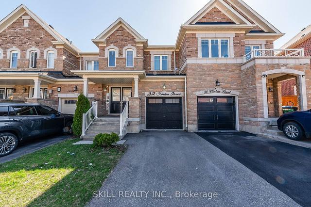 32 Clinton St, House attached with 4 bedrooms, 4 bathrooms and 2 parking in Brampton ON | Image 1