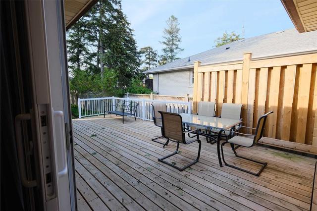 36 Rhinestone Dr, House detached with 3 bedrooms, 2 bathrooms and 3 parking in Toronto ON | Image 10
