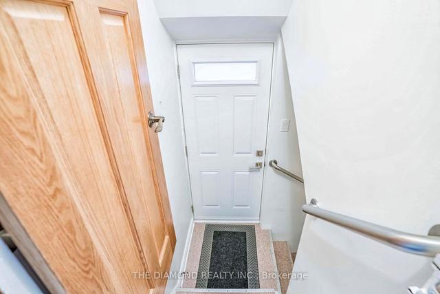 190 Northcliffe Blvd, House detached with 3 bedrooms, 3 bathrooms and 2 parking in Toronto ON | Image 16
