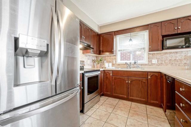 24 Raspberry Lane W, House detached with 3 bedrooms, 3 bathrooms and 3 parking in Guelph ON | Image 4