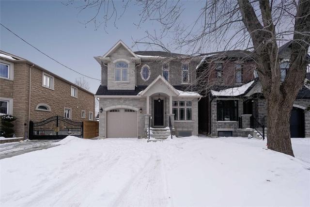 25A Westdale Dr, House detached with 4 bedrooms, 4 bathrooms and 2 parking in Toronto ON | Image 1