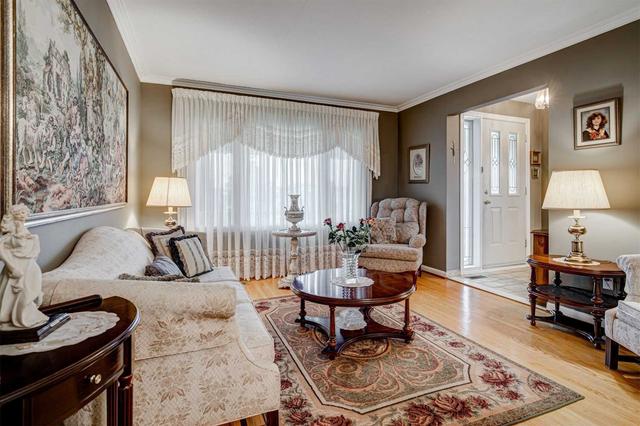 43 Yatescastle Dr, House semidetached with 4 bedrooms, 2 bathrooms and 3 parking in Toronto ON | Image 31