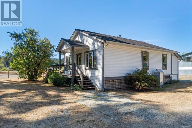 3155 Grant Rd, House detached with 2 bedrooms, 1 bathrooms and 10 parking in Comox Valley A BC | Image 8