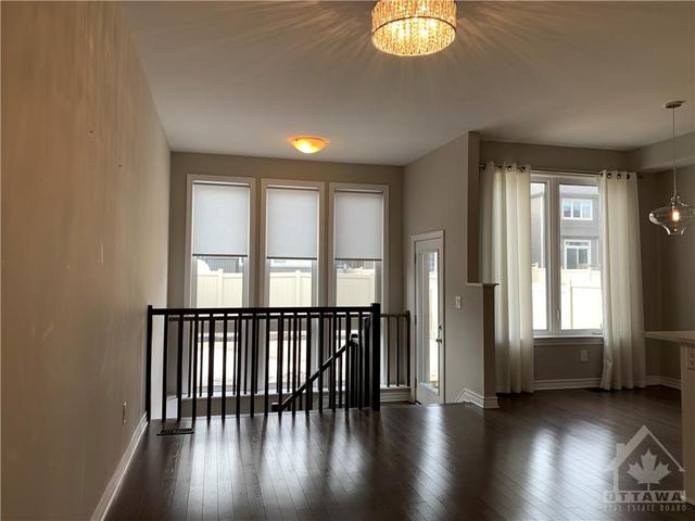 322 Fergus Crescent, Townhouse with 3 bedrooms, 3 bathrooms and 2 parking in Ottawa ON | Image 8