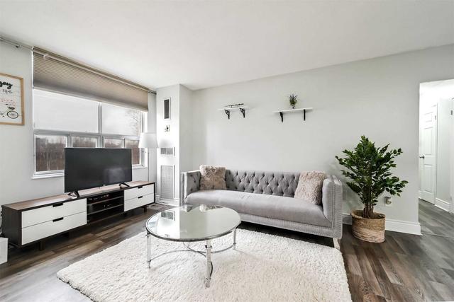 517 - 20 Edgecliff Gfwy, Condo with 3 bedrooms, 2 bathrooms and 1 parking in Toronto ON | Image 1