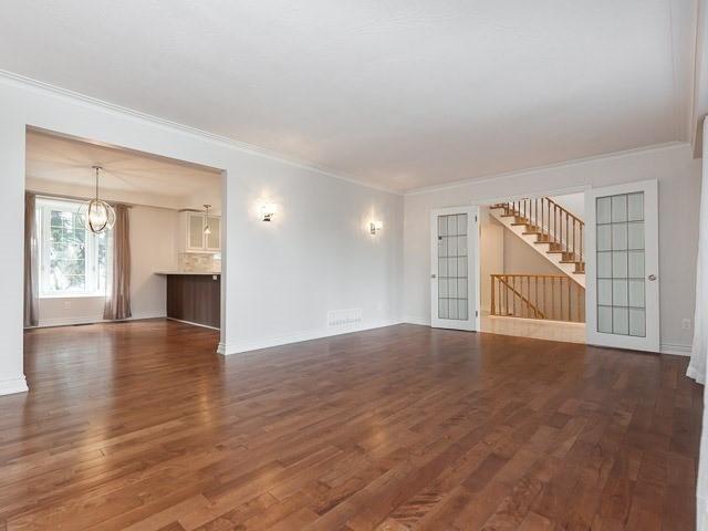 2 Redthorn Crt, House detached with 4 bedrooms, 4 bathrooms and 4 parking in Toronto ON | Image 31