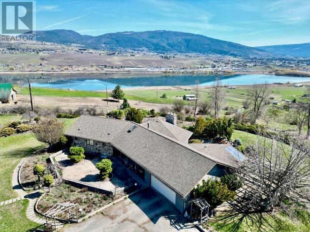 6841 Raven Road, House detached with 7 bedrooms, 3 bathrooms and 4 parking in North Okanagan B BC | Image 2