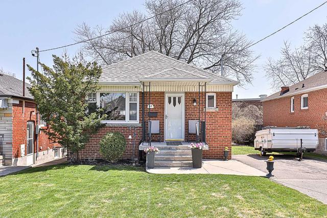 37 Guild Hall Dr, House detached with 3 bedrooms, 2 bathrooms and 4 parking in Toronto ON | Card Image