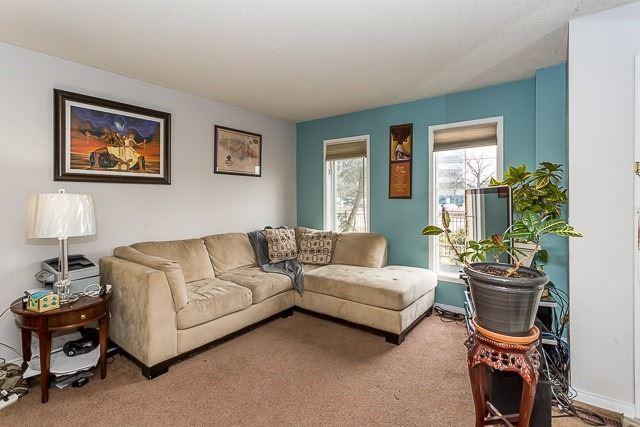 117 - 2 Sir Lou Dr, House attached with 3 bedrooms, 2 bathrooms and 1 parking in Brampton ON | Image 7