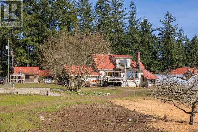 243 Cape Mudge Rd, House detached with 6 bedrooms, 4 bathrooms and 100 parking in Strathcona C BC | Image 75