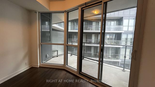 522 - 10 Park Lawn Rd N, Condo with 2 bedrooms, 2 bathrooms and 1 parking in Toronto ON | Image 2
