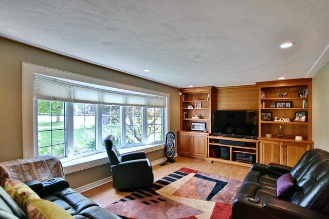 364 Sykes St S, House detached with 3 bedrooms, 3 bathrooms and 11 parking in Meaford ON | Image 2