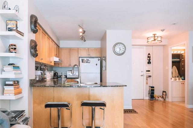 863 - 313 Richmond St E, Condo with 2 bedrooms, 2 bathrooms and 0 parking in Toronto ON | Image 1