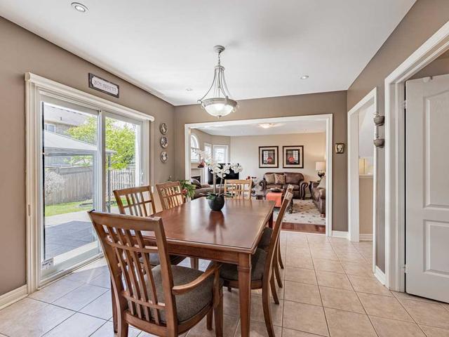 16 Sir Michael Pl, House detached with 4 bedrooms, 3 bathrooms and 5 parking in Brampton ON | Image 5