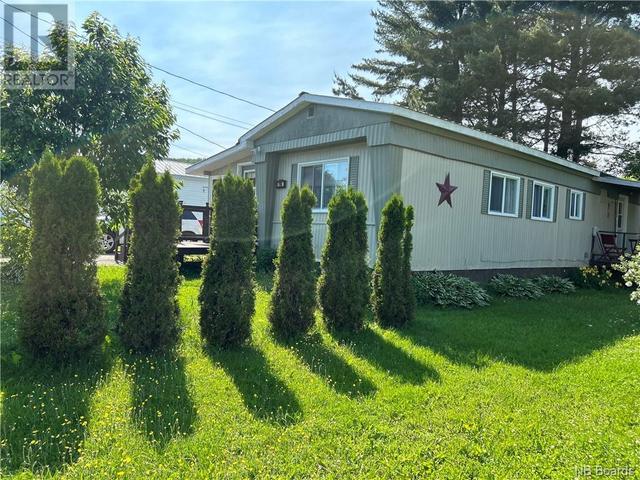 194 Union Street, House detached with 2 bedrooms, 1 bathrooms and null parking in Woodstock NB | Image 3