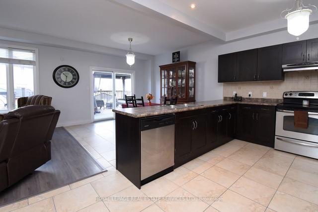 205 Lorenzo Dr, House detached with 4 bedrooms, 4 bathrooms and 5 parking in Hamilton ON | Image 3