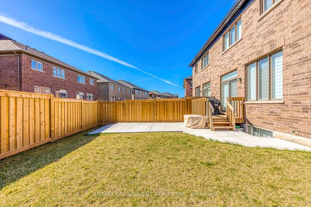 1270 Chee Chee Landing, House semidetached with 3 bedrooms, 3 bathrooms and 3 parking in Milton ON | Image 31