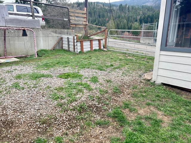 632 10th Avenue, House detached with 3 bedrooms, 2 bathrooms and 6 parking in Castlegar BC | Image 30