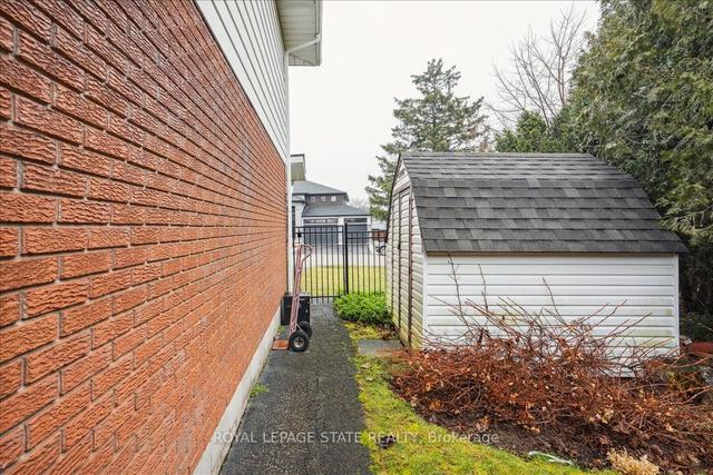 607 Iroquois Ave, House detached with 4 bedrooms, 2 bathrooms and 6 parking in Hamilton ON | Image 30
